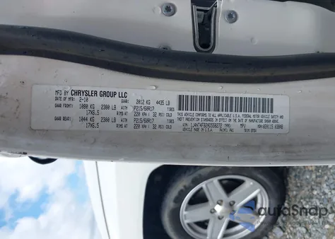 2010 Jeep Compass Sport z USA, uszkodzony, nr VIN 1J4NT4FB2AD558272